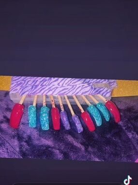 Grape So-da Curve Nails